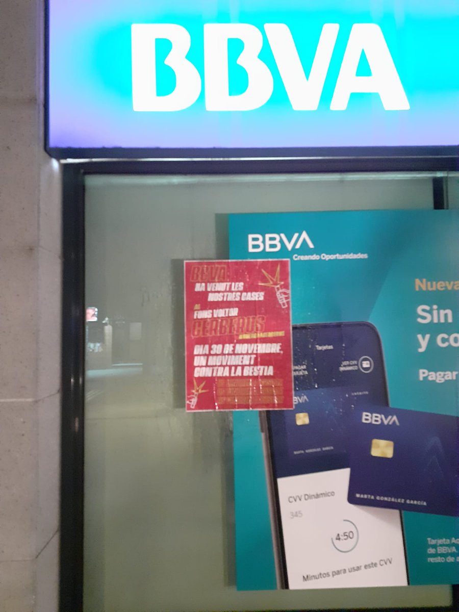 PahCaldes's tweet photo. Aquesta nit hem sortit a senyalar als culpables @bbva per vendre les nostres cases a fons voltors @CerberusCapital .No volem mafies als nostres carrers, als nostres pobles i ciutats.És una guerra, i hem decidit plantar cara.
#GuerraACerberus
#CerberusAnemAPerTu https://t.co/cAM7gga1Up