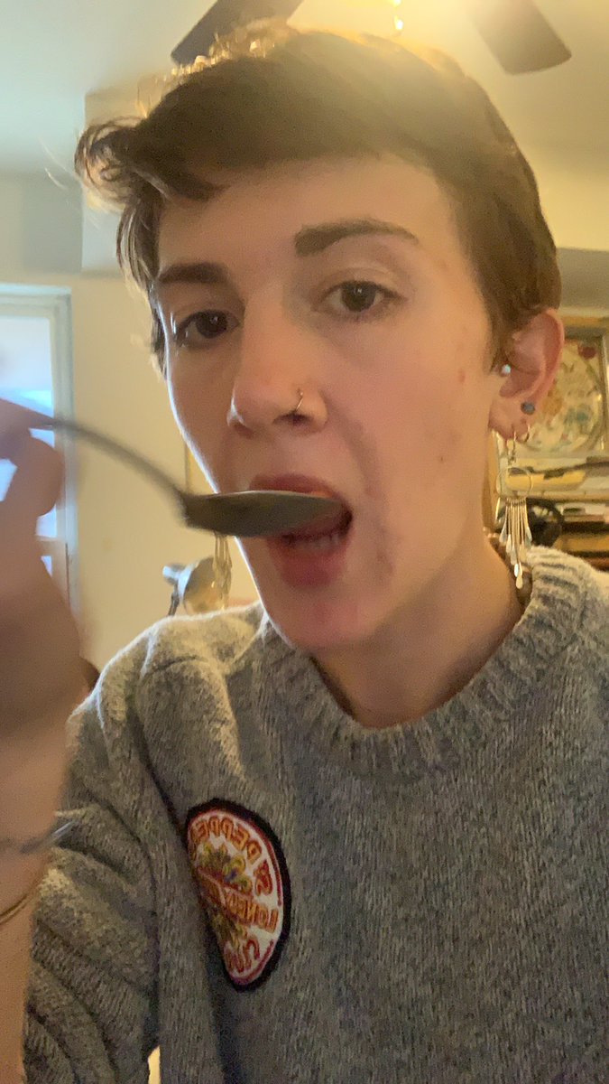 sallygmahon's tweet photo. Today I learned that tomato soup is just microwaved pasta sauce. Zap your arrabiatta and live deliciously, friends!

(Read: Someone remind me to grocery shop, please.) https://t.co/CLVV7XDcOa