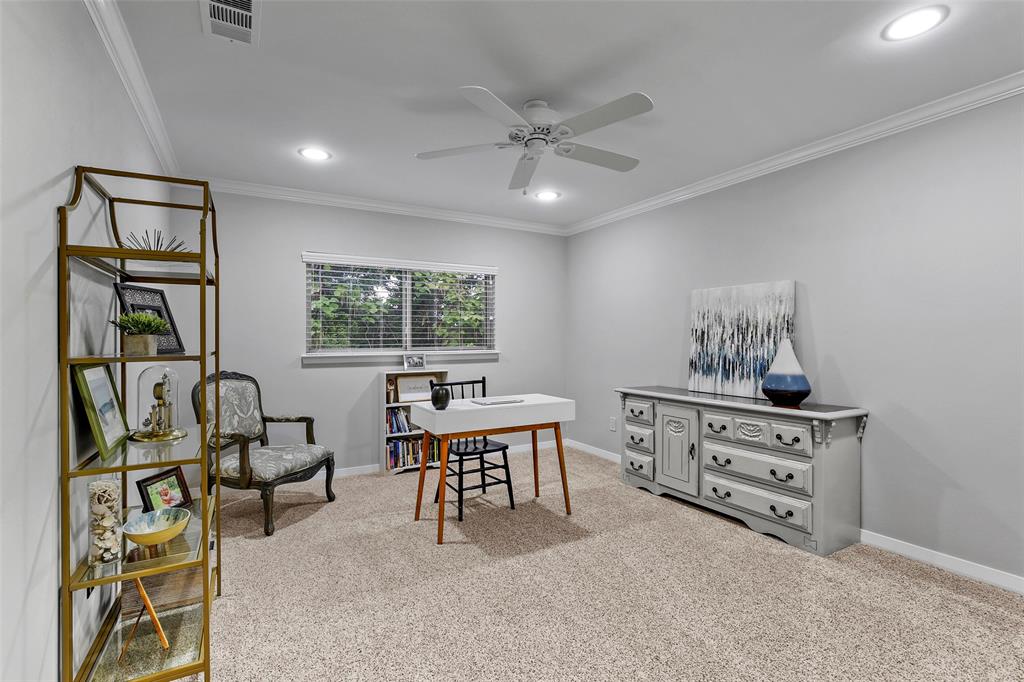 foundersre's tweet photo. What $600,000 dollars looks like in Dallas County
 
5 beds | 2.5 baths | 2750 Sq. Ft. 

This gorgeous contemporary home seems simple at first, but this 10,629 Sq. Ft. home has lots of surprises! https://t.co/dbNbMr5Nwx