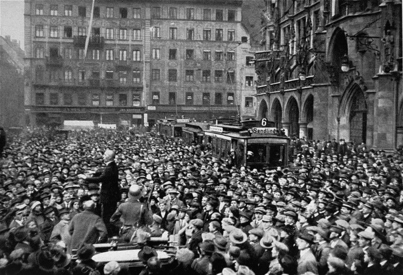2. 09.11.1923 – In Munich, police and government troops crush the Nazi Beer Hall Putsch, in which Hitler & co. conducted a failed coup d’état against Germany’s Weimar Republic.
