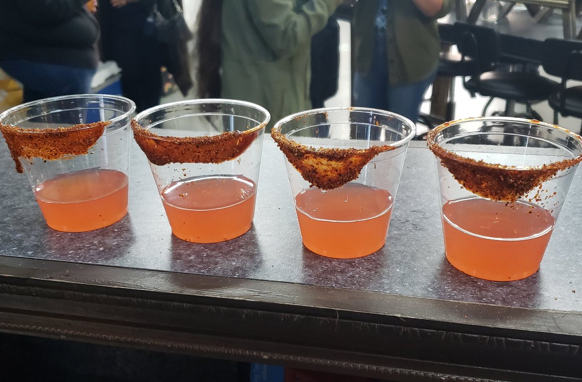 MemosCanvas's tweet photo. 🍻🍬🌵Now Serving Mexican Candy Drinks 
#drinks #mexicandrinks #candyshots #gallery #bartener #bar Host your Own #sipandpaint #paintparty #paintnight #learntopaint #montclair #art #artist #artgallery #memoscanvas #canvas #laart #artgallery #gallery  #paint #painting #acrylics https://t.co/rGyix6VHSI
