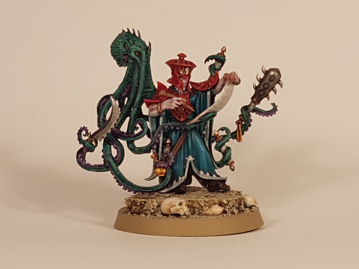 djalpha01's tweet photo. #warmongers so I've picked up some #AOS #idoneth deepkin minis. So here is a Soulrender and Lotann. 
#WarhammerCommunity 
#paintingwarhammer https://t.co/JgGYea2YiD
