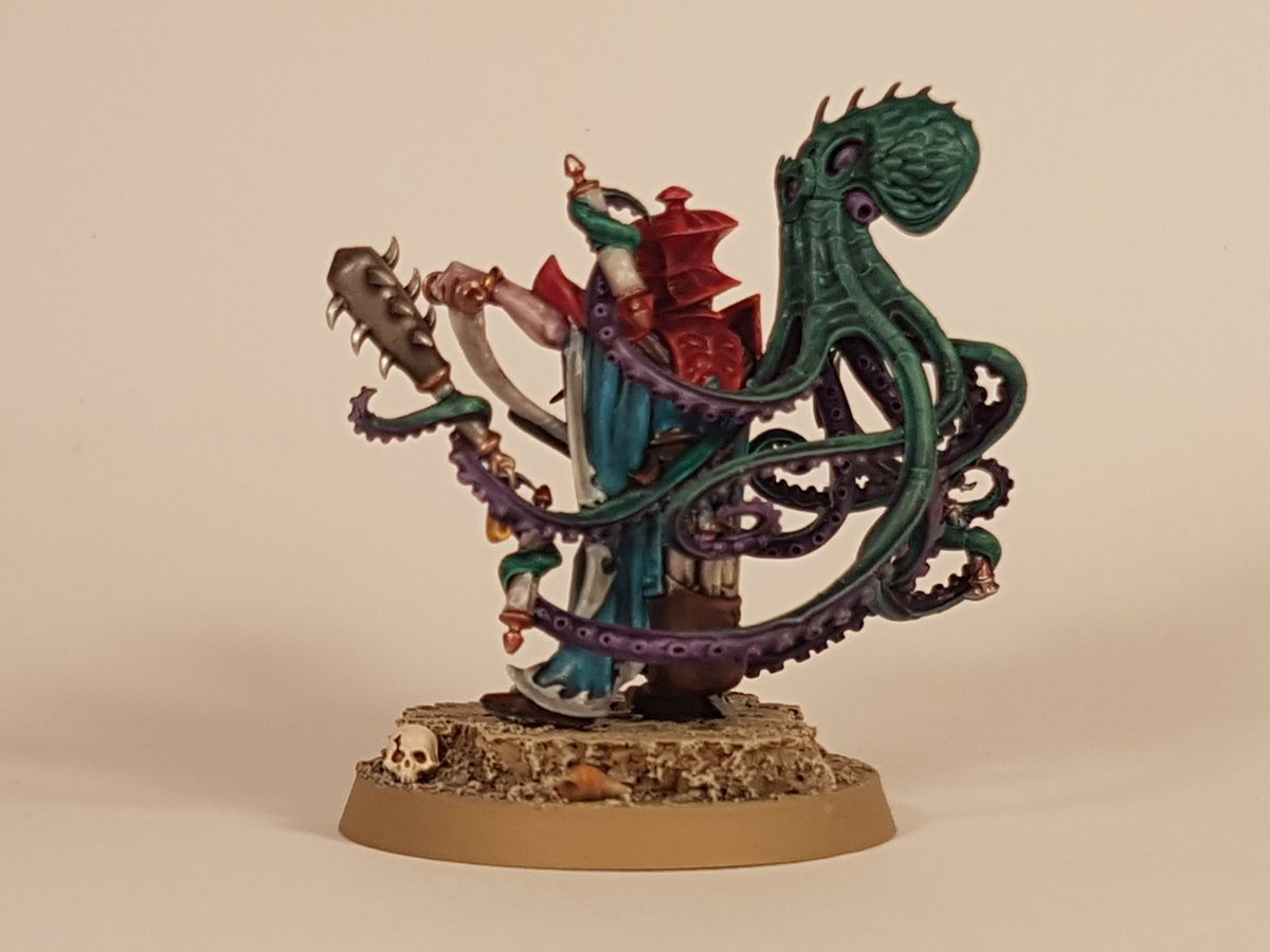 djalpha01's tweet photo. #warmongers so I've picked up some #AOS #idoneth deepkin minis. So here is a Soulrender and Lotann. 
#WarhammerCommunity 
#paintingwarhammer https://t.co/JgGYea2YiD