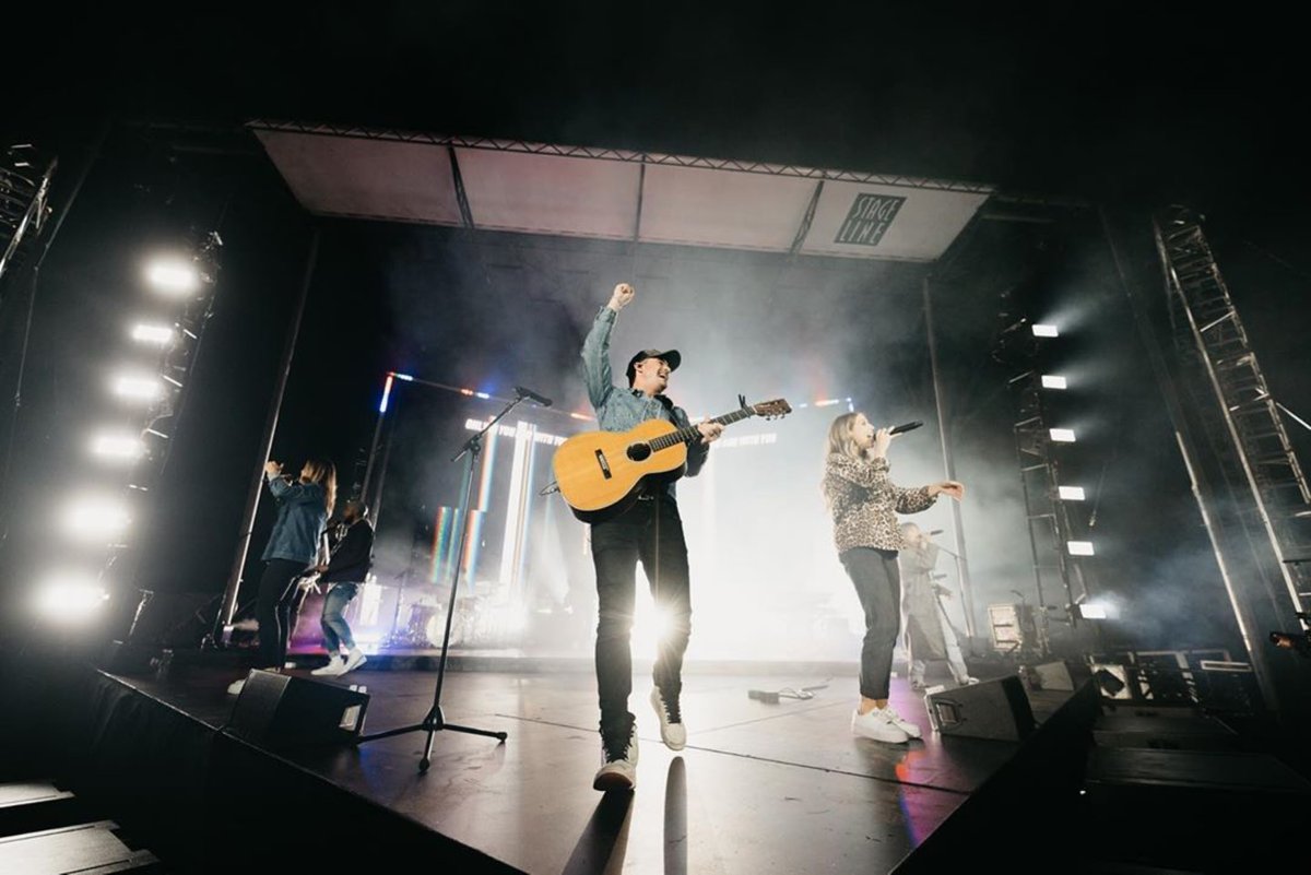 ExpMorris's tweet photo. Always a great time working with our friends at @passioncity  ⚡️//  ⚙️: @Robelighting BMFL Washbeam, @tmbworldwide Solaris Flare, @chromaqlighting ColorForce II &amp; @ElationPro Cuepix Blinder https://t.co/h9llc7GrDc