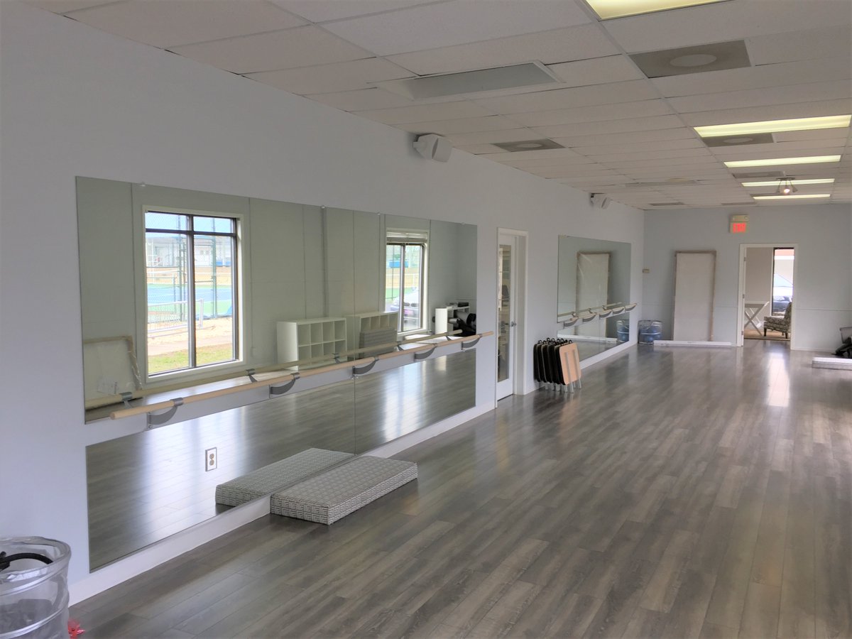 _GoGlass's tweet image. Mirror mirror on the wall... we love how you made this the best Monday of all! #GoGlass #mirrors