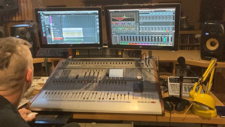 Blaneyco's tweet photo. Absolutely smashed it in #6dbstudios #Salford .. More new music ❤️💥❤️🌎✅ https://t.co/S5iqwozIhq