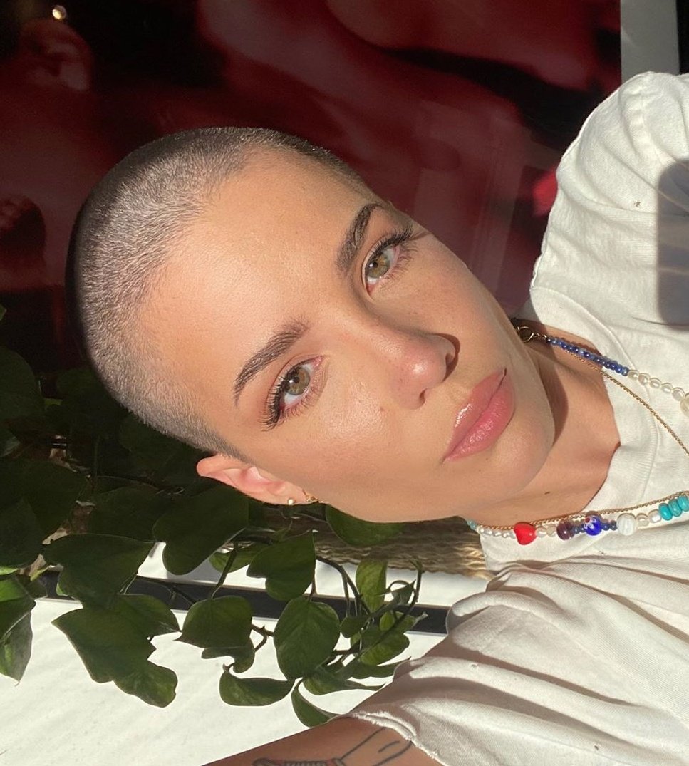 ailuritter's tweet photo. Cómo es posible que a halsey TODO LE QUEDE BIEN?? Jisus el verdadero quienpu https://t.co/OPkuAXMriz