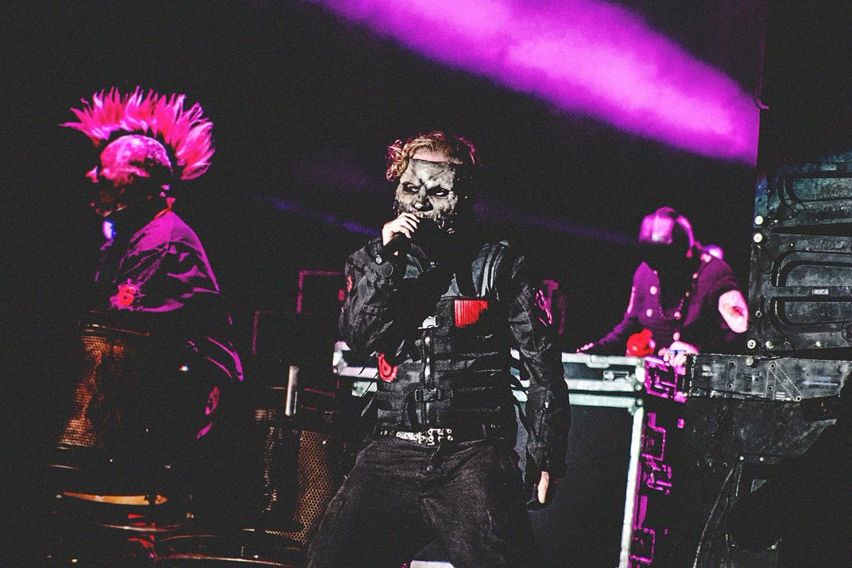 HellPrepare's tweet photo. Maybe I should let her go
But only when she loves me
How can I just let her go
Not until she loves me
•
•
#Slipknot https://t.co/H23bhW2Uga