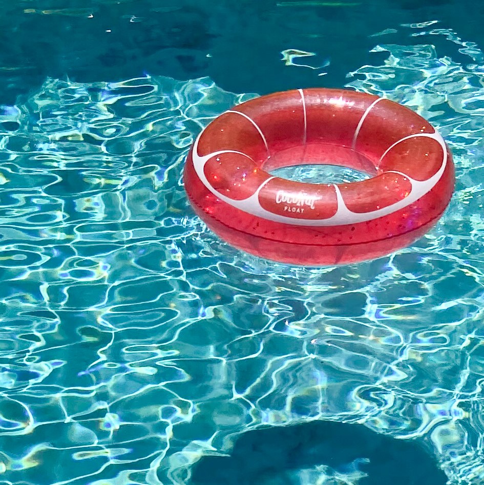 coconutfloat's tweet image. So pink, so pretty! 💕 Our Pink Grapefruit Float is even cuter in person! Includes glitter for extra shine ✨ Prep for next summer and get this now! Shop our link below!

amazon.com/dp/B087SG8NH6?…

#floats #float #pool #poolside #pooldays