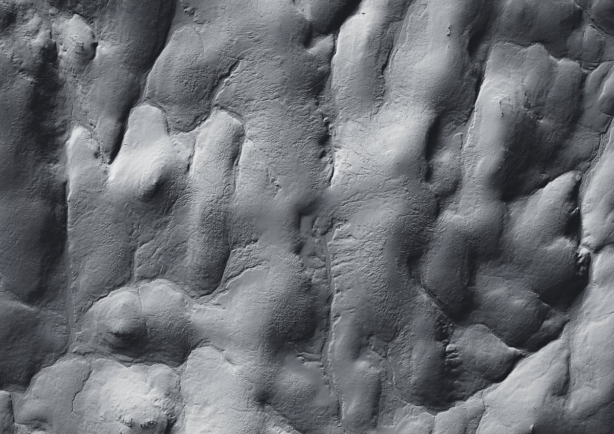 Monk_Po's tweet image. #30DayMapChallenge. Day 9: Mono (Bonus version).
3 of #Devons rivers rise hereabouts, two of which: the East Dart, running south and the Taw, running north are separated by almost nothing, just a bump in landscape. @EnvAgencyGeomat #Lidar Data &amp;gt; @ephtracy #Aerialod &amp;gt; #GIMP/#GMIC