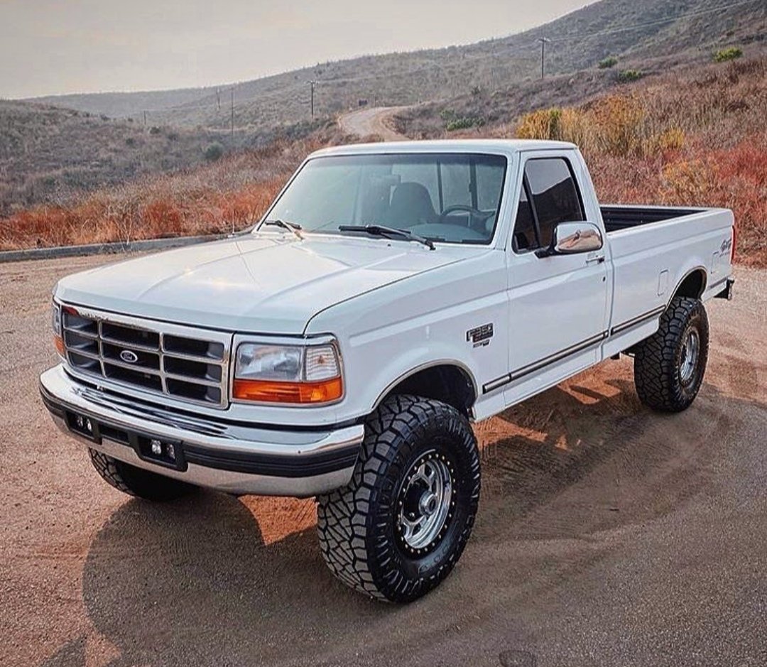 ClubPickup's tweet photo. ¿Y cómo va el lunes? #PickupEsTrabajo @Ford #F150 https://t.co/JPvSLpoAIh