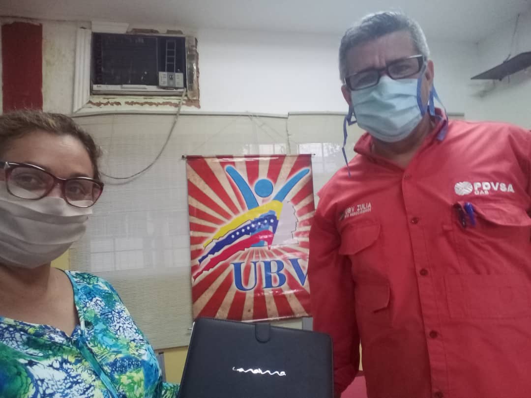 joseleon1971_'s tweet photo. MIRANDA: 190 docentes de la UBV Zulia recibieron tabletas electrónicas por parte del MPPEU  https://t.co/PwyX4UKNLL 

@ComSociaUBVZul https://t.co/pyIYzDKHhL