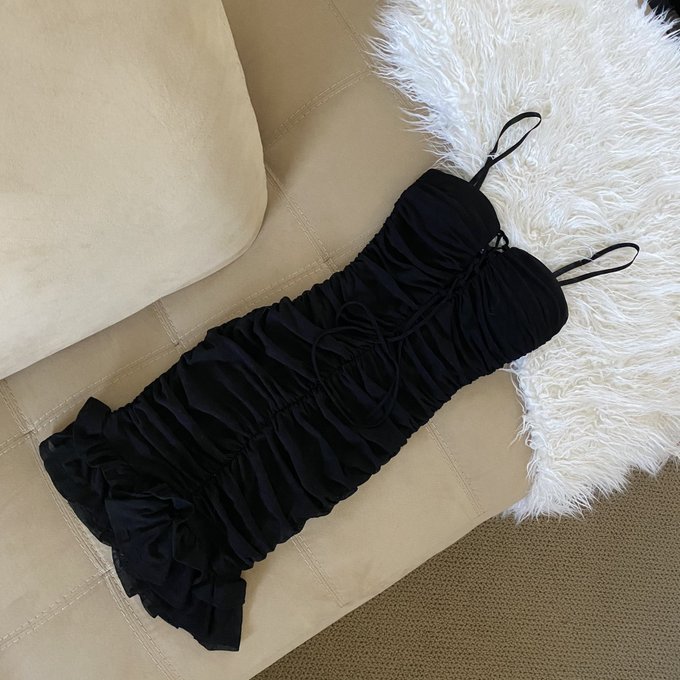 More items listed on my Poshmark💕 https://t.co/U1XYBMIQUX https://t.co/YCTI92Qxua