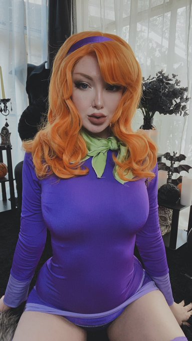 1 pic. ZOINKS! Just started this very spicy Daphne set over on OFNZ! Follow the link to help me solve