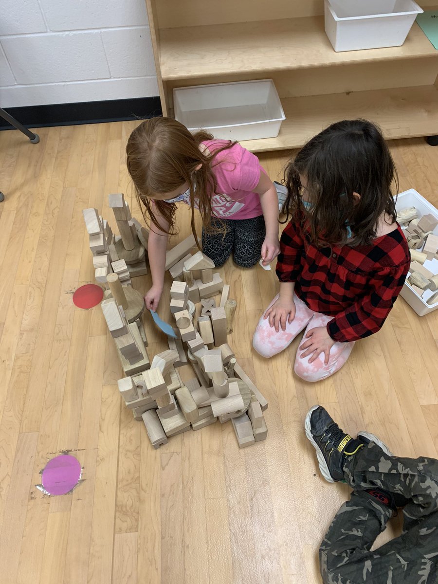 Kindergarten Room 14 tweet media