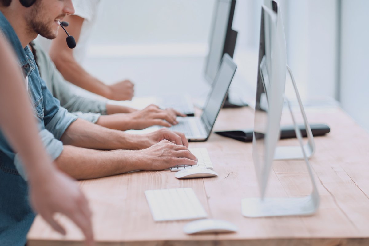 contactspace's tweet photo. Discover 10 tips to improve inside sales performance (B2B and B2C)

https://t.co/HopLsQhBzQ https://t.co/7ZFylTncN0