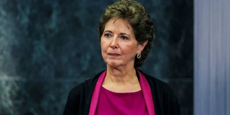 politicomx's tweet photo. La secretaria de Cultura del gobierno de EPN, María Cristina García Cepeda, fue multada por 20 millones de pesos e inhabilitada por 10 años por la @SFP_mx, luego de que se detectó diversas irregularidades en el proyecto “Museo de museos”. https://t.co/JywRtgNRgF https://t.co/z21JoLFP2O