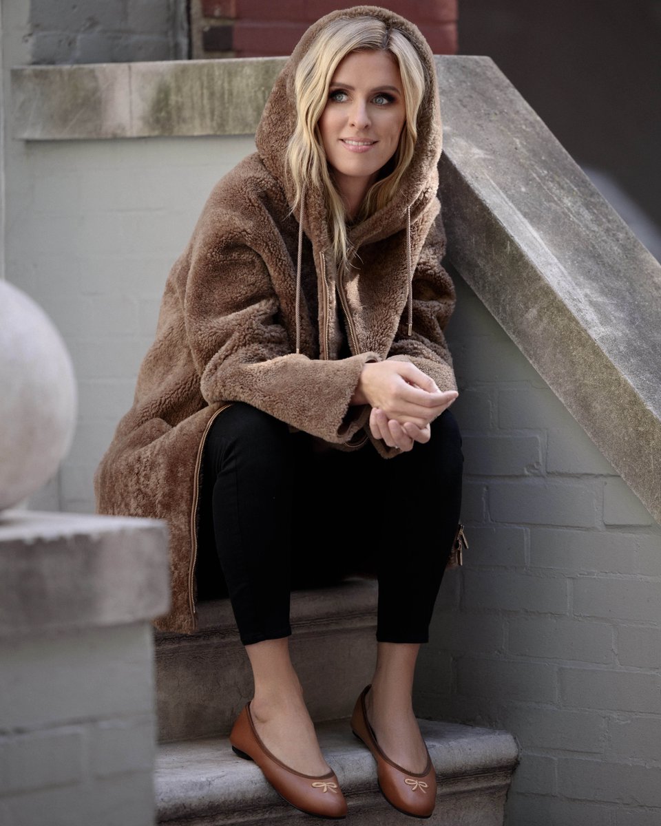 FrenchSoleNY's tweet photo. Dangerously Chic @nickyhilton in NH x FS top-rated Kathy Praline Leather Ballet Flat
#nickyhilton #french_sole #nickyhiltonxfrenchsole #kathy #leather #flats #shoes #styleinspo #fallessential #holidaywishlist #ootd #casualchic #comfortable https://t.co/3eTCsuw3Y2