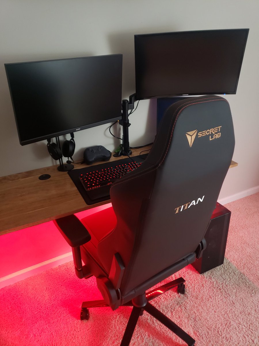 jflanSC's tweet photo. #secretlab https://t.co/BxUqBXnhj4