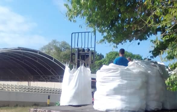 MercalOficial's tweet photo. Más de 4 mil suministros alimenticios son recibidos en el Centro de Acopio Canes, de @MercalLaGuaira, para la atención de los Programas Sociales establecidos en la entidad 
.
#VenezuelaDigital2020 https://t.co/JLEZUFtOnN