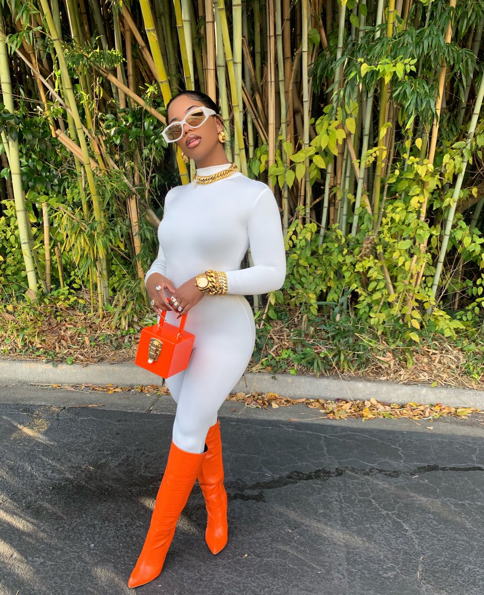 dearra's tweet photo. pumpkin spice and errrrthang nice 🧡 https://t.co/ci6HhabeoM