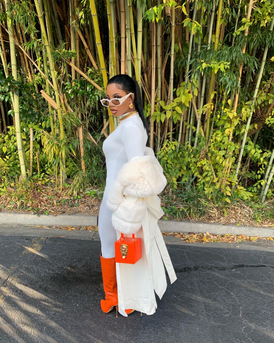 dearra's tweet photo. pumpkin spice and errrrthang nice 🧡 https://t.co/ci6HhabeoM