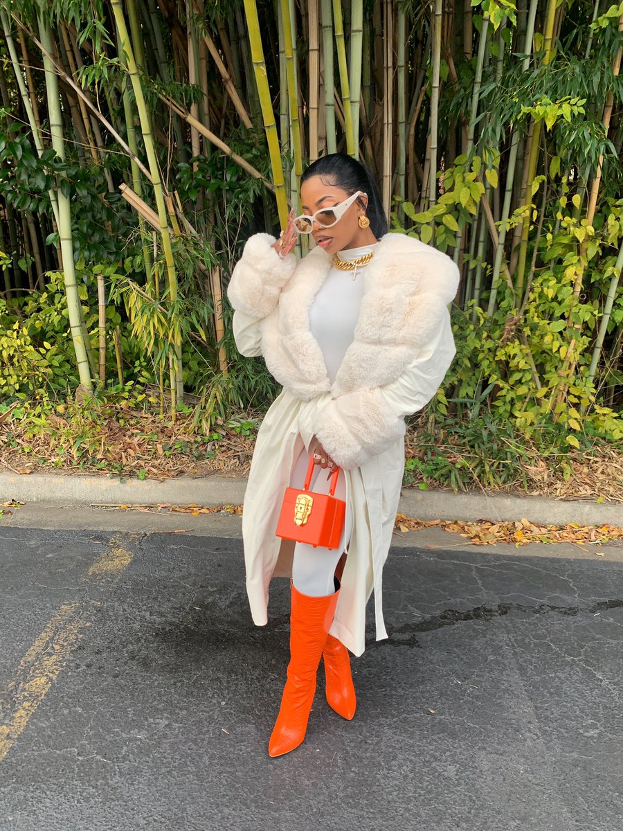 dearra's tweet photo. pumpkin spice and errrrthang nice 🧡 https://t.co/ci6HhabeoM