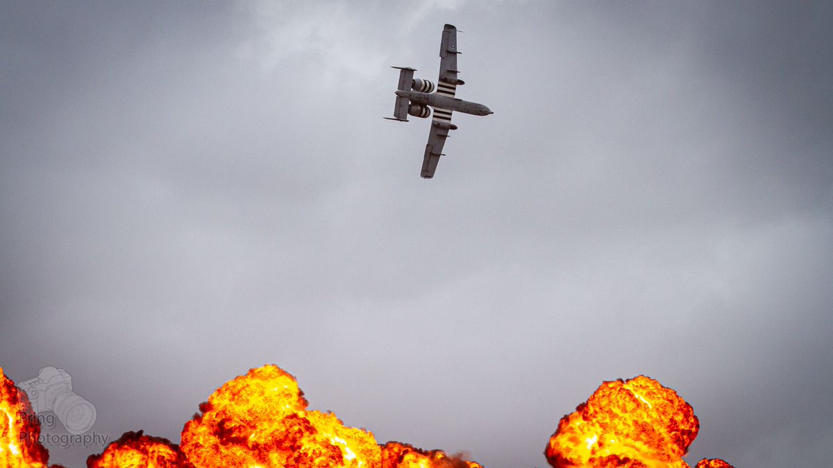 PringPhotograph's tweet photo. Shiv putting the A-10 through her paces, with a little bit of Pyro to liven up the show

#Pyro #A10 #A10Demo #ATTACK #Brrt #Shiv #Fire #Simulated500LBR #WideShot #Warthog #Thunderbolt2 #ThunderboltII https://t.co/mN0zZrcAzE