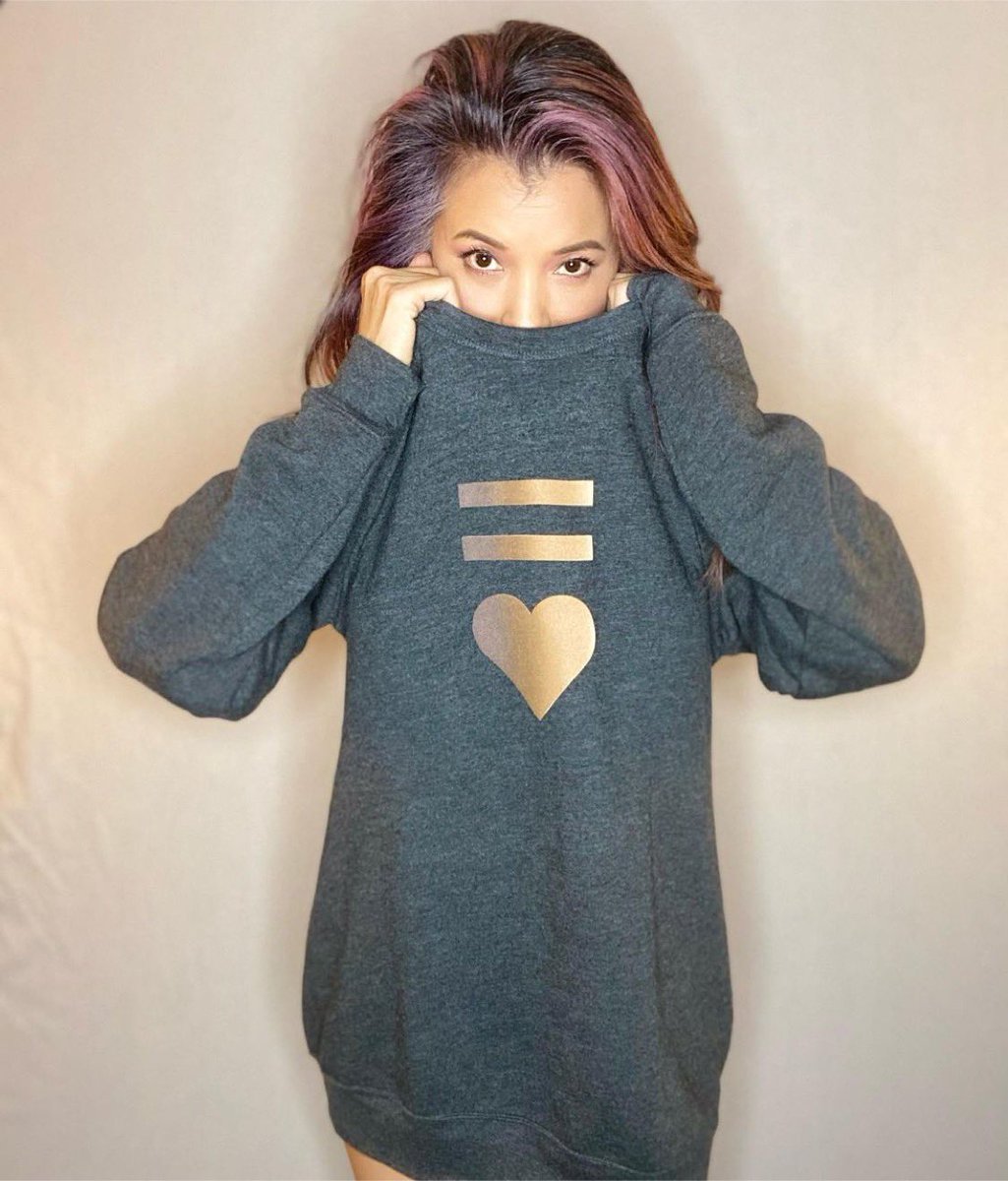 33edge's tweet image. wanna hide away in this cozy sweatshirt where there’s equality n love for all until the insanity of 2020 has passed.  Call me when it’s over

“Equal Heart” sweatshirt from 33Edge.com

#sweatshirt #33Edge #2020insanity #equality #love #equallove #equalrights