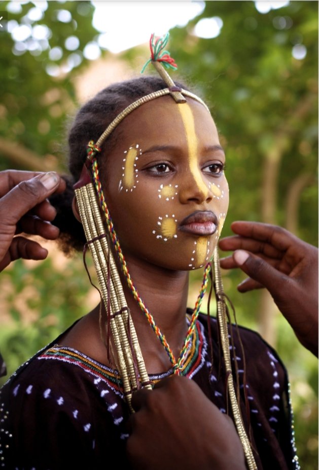 GrowingCrowns13's tweet photo. Hair was seen as a way to help with divine connection, which is why hair styling was trusted to be done by close relatives. It was considered a very significant social activity and that tradition still continues on til this day. https://t.co/dnlDJRDVp1