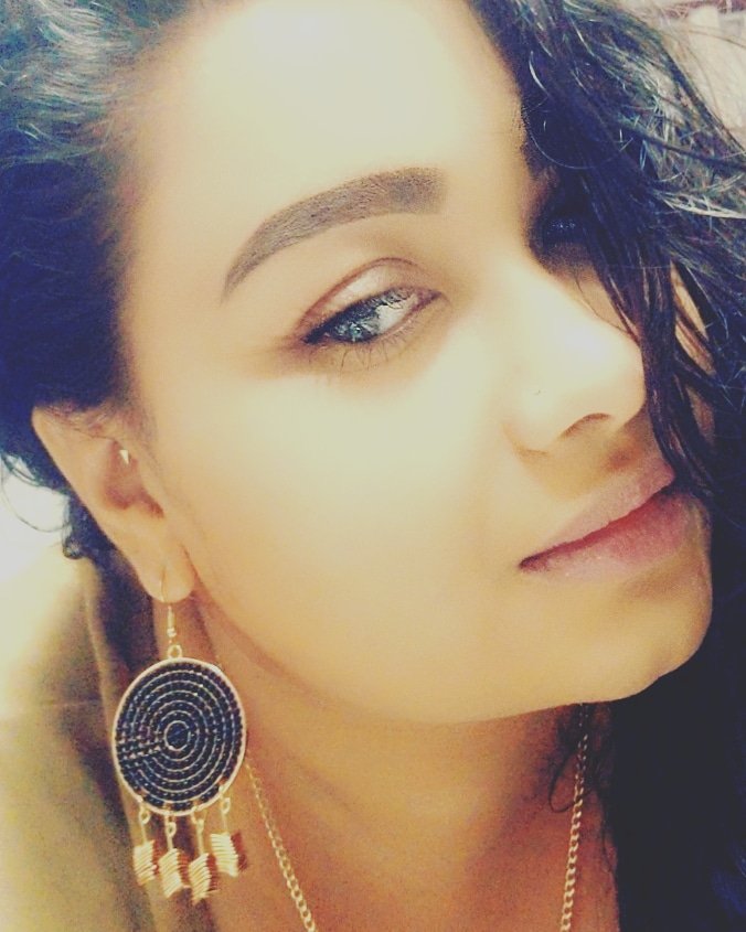Faneeza's tweet photo. #sassysheek check them out on IG #instagram @sassysheekdhj beautiful handcrafted pieces #earrings #bracelets 💎 https://t.co/XDw5X03Pks