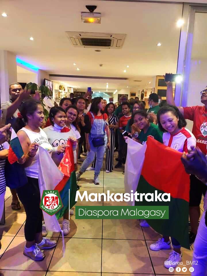 Barea_Bm12's tweet photo. L'arrivée de nos #Barea en Côte d'Ivoire 🇨🇮 en image. #TongasoaBarea
Mention spéciale à la Diaspora #Malagasy 🇲🇬 pour l'accueil chaleureux.
La suite des photos sur nos pages IG & FB
👉https://t.co/tF2Jzqf2Gf
#tongasoa #cotedivoire #civ
#BM12 #Madagascar
@lalaina12 @jmorel15 https://t.co/1qxfSYPmoq