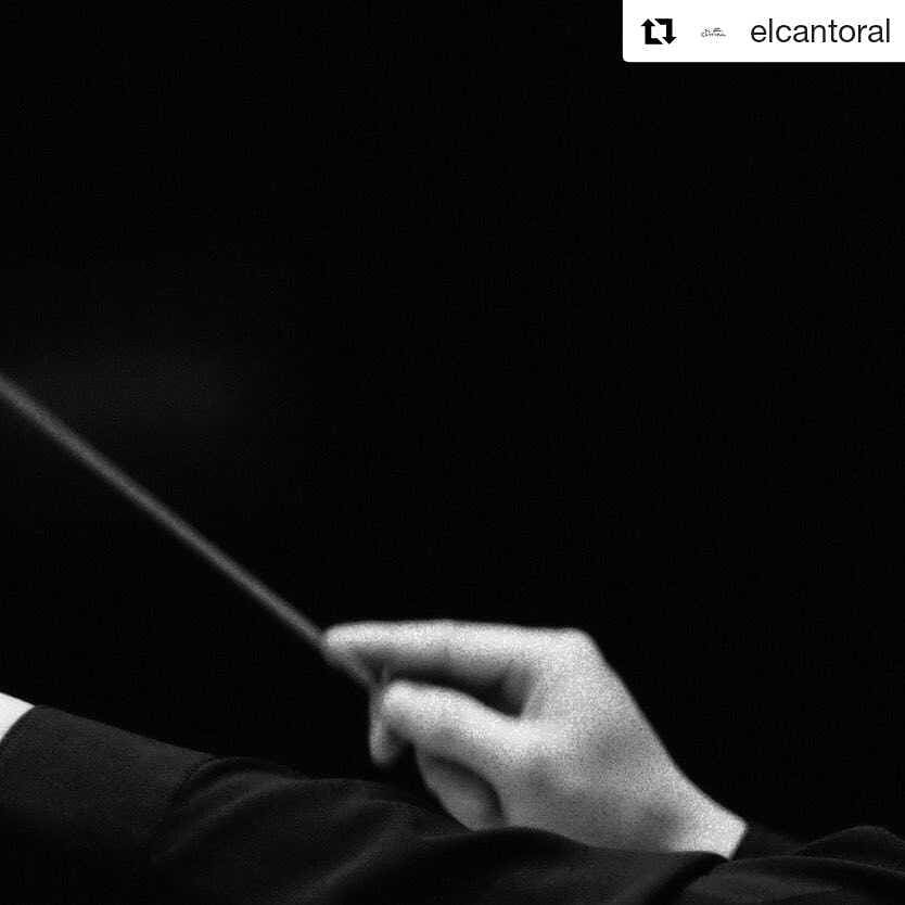 #Reposting this amazing photo series by @elcantoral.
・・・
40th anniversary OFCDMX
18/03/2018
12:30 hrs.
Boletos en Ticketmaster.
2/3

📸 instagram.com/p/CHZaFWjgJf1/ via tweet.photo