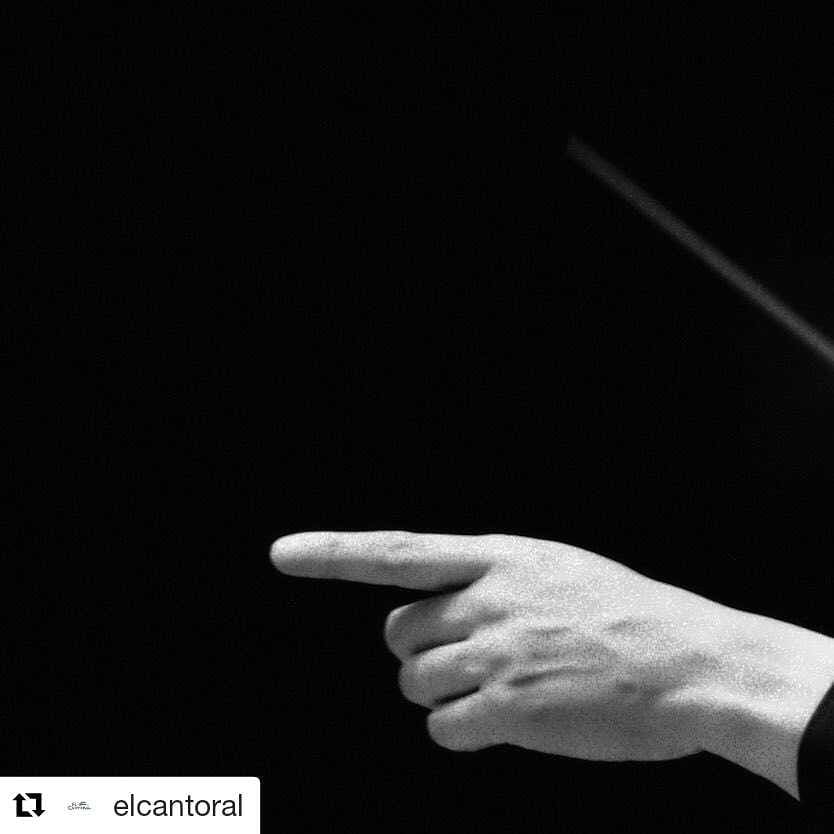#Repost @elcantoral
・・・
40 aniversario OFCDMX
18/03/2018
12:30 hrs.
Boletos en Ticketmaster.
1/3

📸 instagram.com/p/CHZaJhfgQVy/ via tweet.photo