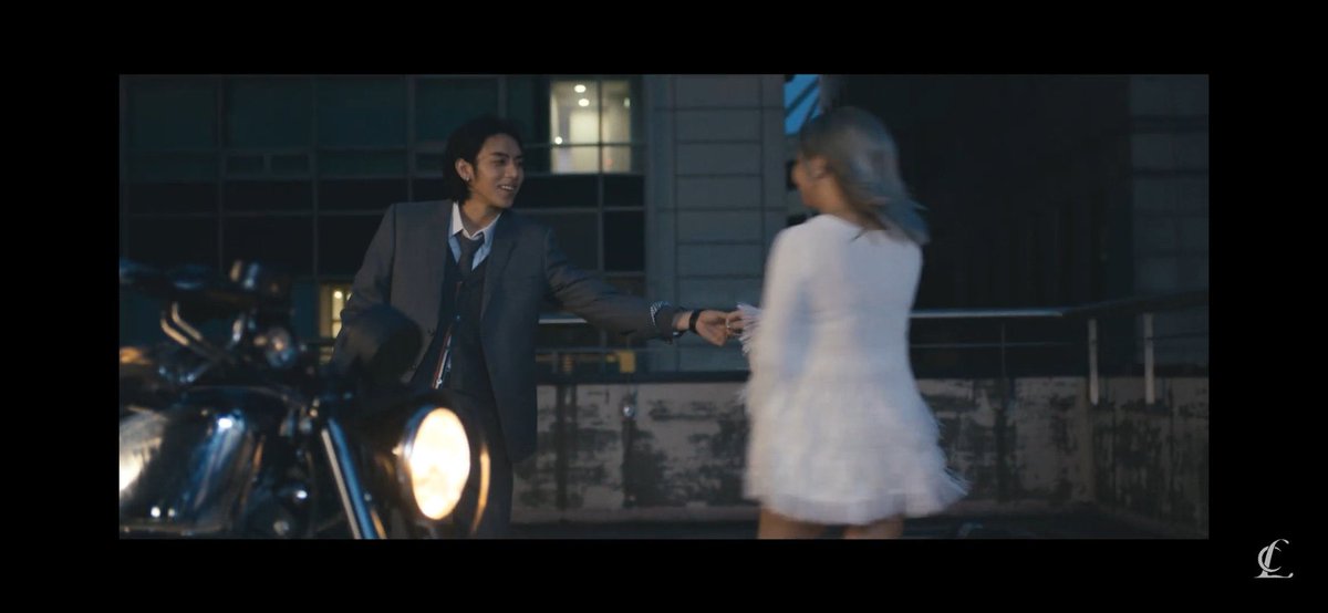 xxoheejin's tweet photo. The way my girl came back AND used my man as her video honey 🥺#5STARVideoOutNow https://t.co/3G8lHuJeYo