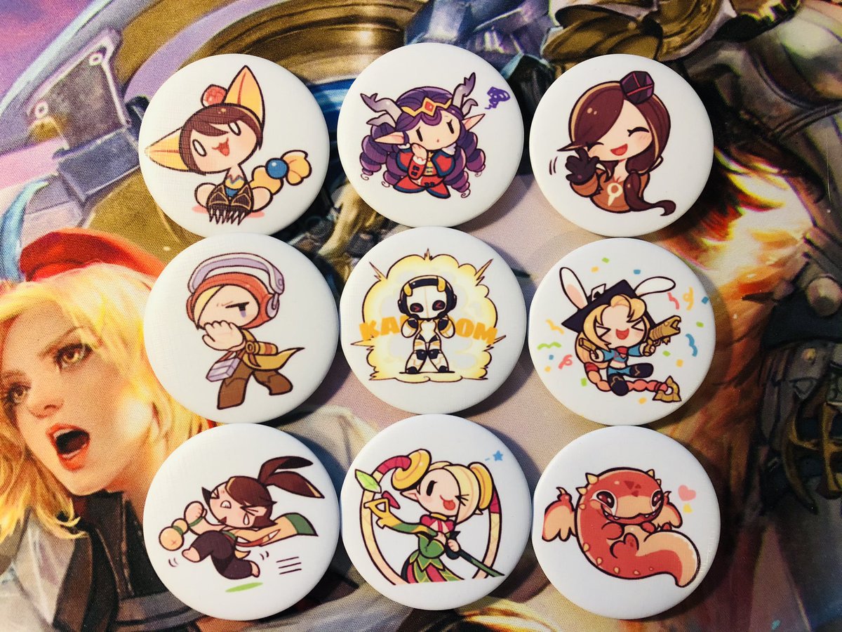 _CarolCina_'s tweet image. 🎁Vainglory Giveaway 

💝3 coins &amp;amp; 3 brooch (1 winner)
💝1 random badge &amp;amp; 4 cards &amp;amp; 1 keychain (5 winners)
💝1 random badge (4 winners)

↑ last two will be packed in envelopes💌 w/ vg logo selling wax 

✅Follow me &amp;amp; retweet 

⏳Ends on Thanksgiving