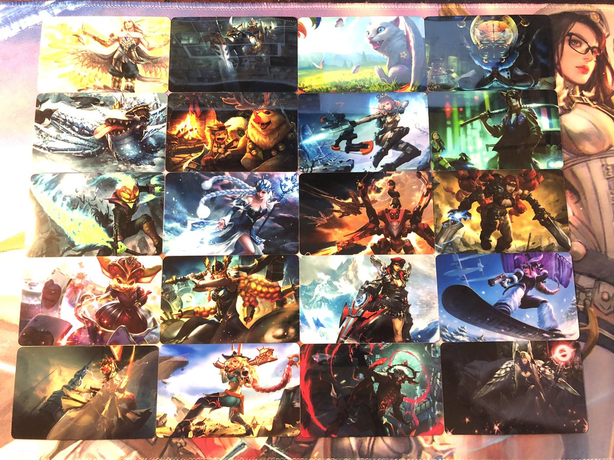 _CarolCina_'s tweet image. 🎁Vainglory Giveaway 

💝3 coins &amp;amp; 3 brooch (1 winner)
💝1 random badge &amp;amp; 4 cards &amp;amp; 1 keychain (5 winners)
💝1 random badge (4 winners)

↑ last two will be packed in envelopes💌 w/ vg logo selling wax 

✅Follow me &amp;amp; retweet 

⏳Ends on Thanksgiving