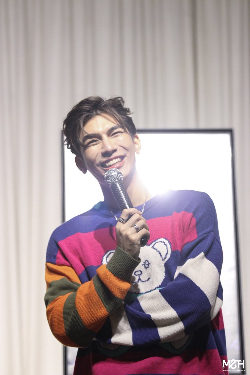 amelfsuppawut's tweet photo. Your smile lights up the room!
Your positive energy is palpable!
You have changed my life for the better! I am so happy you came into my life 💖You inspire me✌️
You bring out the best in me😭
And I love you so much 😭💝
#AlwaysForMew
#AlwaysstaywithMew https://t.co/sKFSYYfbPO