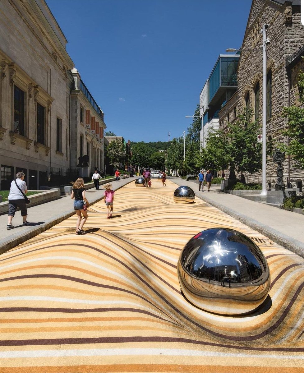 Blasterkid's tweet photo. This is an optical illusion by NÓS for the Montreal Museum of Fine Arts.  Outdoor exhibition.  Pretty cool #opticalillusion #exhibition #montrealmuseum https://t.co/sL4yE5dsOz