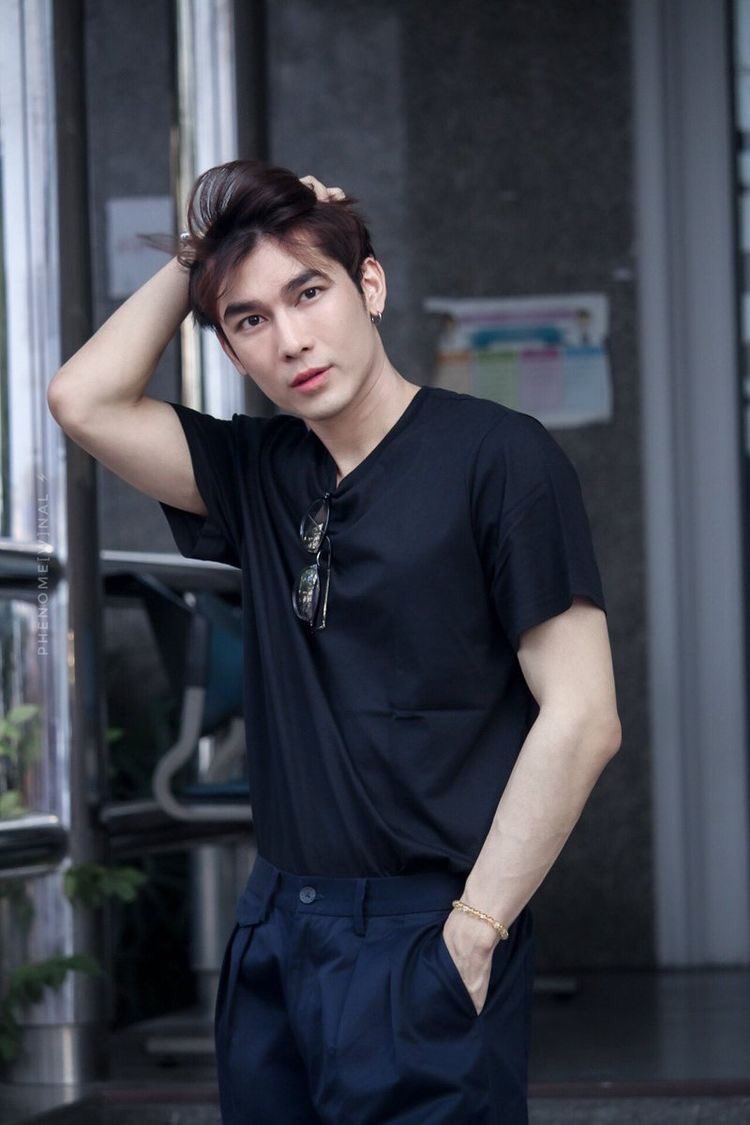 evamiaww's tweet photo. Give a time, it would heal.
We always support 💖 @MSuppasit
#AlwaysForMew #AlwaysstaywithMew https://t.co/5RxFDlJVus