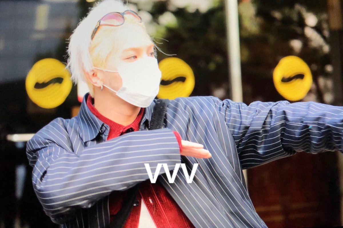 201110 스케치북
도라지무침
망했다
가지무침으로 다시 #아티스트쏭화이팅 
 #위너 #송민호  #Winner #mino  #놀면뭐하니 #븨븨븨부캐밍밍밍