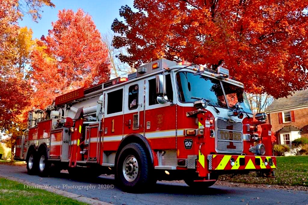 RickyRileyTT's tweet image. There are many Tower Ladders out there but this is one of the best!!! #PierceAscope @hbgfire #DoesWork #Tower1 Harrisburg,PA Bureau of Fire @FireApparatus1