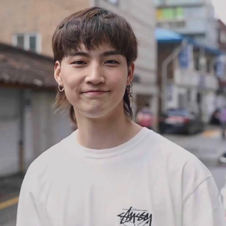 venussblue's tweet photo. El mullet de JB me da mil años de vida, gracias por tanto bb 
#MAMAVOTE #GOT7 #GOT7_BreathofLove_LastPiece https://t.co/fgkagZiyOi