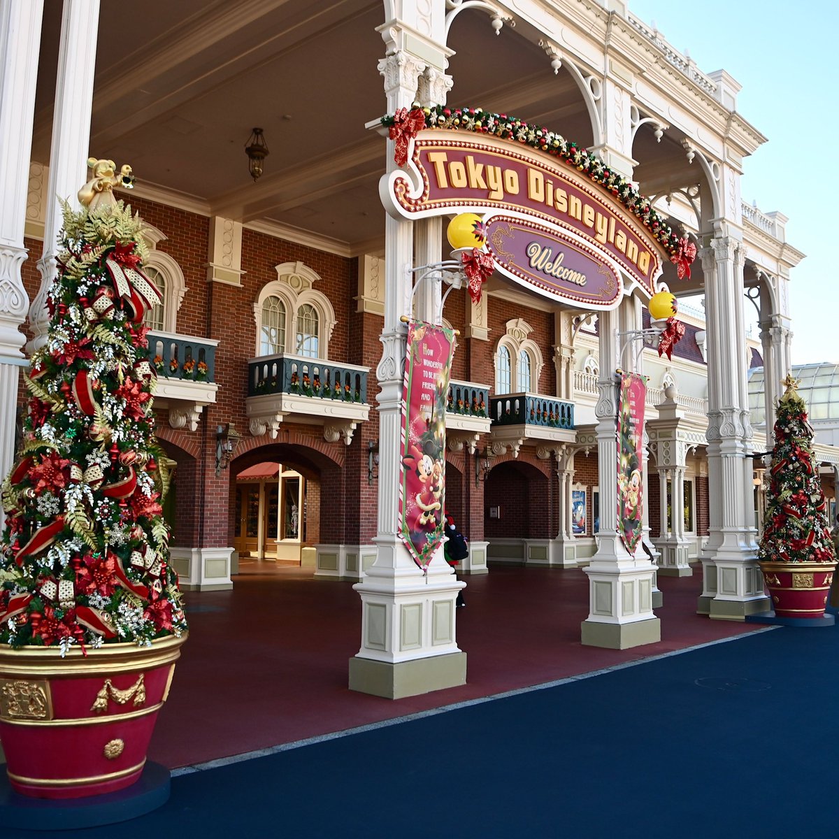 MezzoMikiD's tweet photo. 東京ディズニーランドのかわいいクリスマスデコレーション☆
https://t.co/6tEyanANLs https://t.co/P4x54WWOgh