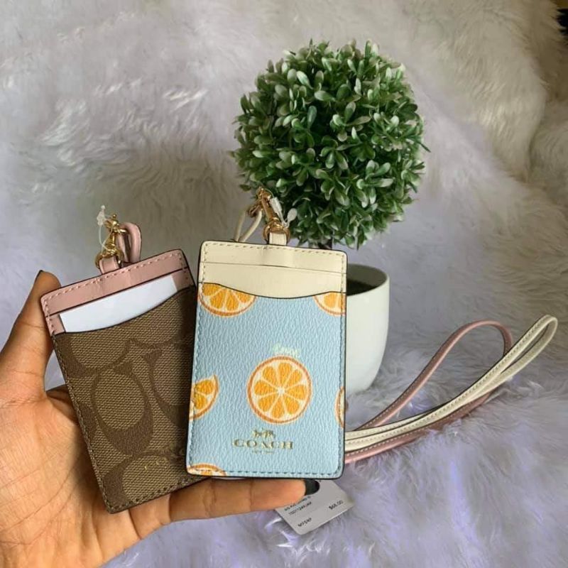 LordVorldermort's tweet photo. ฉันกำลังขาย 🧸VI444-ที่ใส่บัตรcoach ที่ Shopee ในราคาสุดพิเศษเพียง ฿1,290 ซื้อเลยที่ 

FB👇https://t.co/PAXEN6UzWj

Line👇
https://t.co/xwVJGFZn1B

#coach #โค้ชแท้ #โค้ชแท้พร้อมส่ง https://t.co/znf4PwopHv
