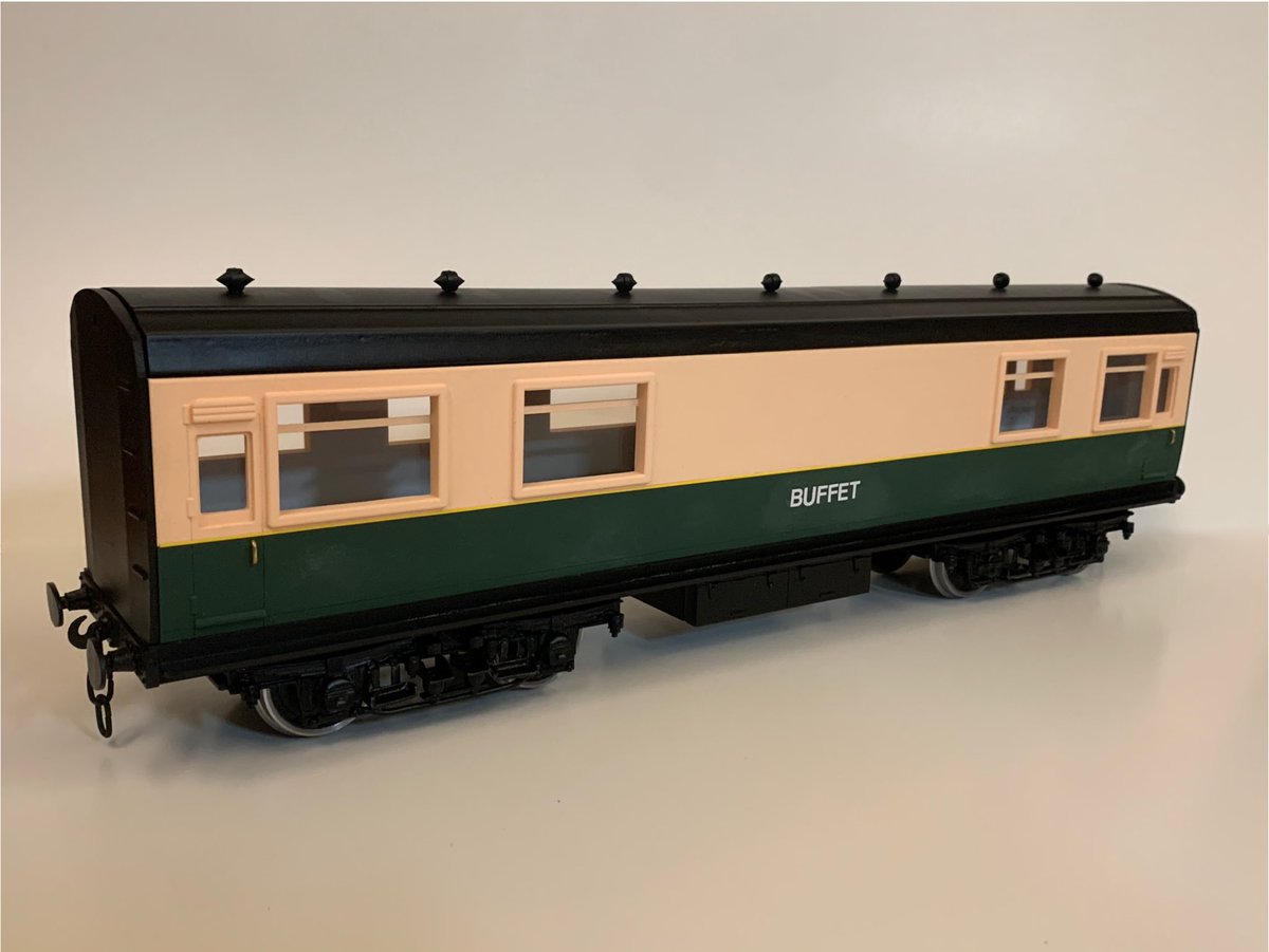 IsaacM6991's tweet photo. I’m proud to finally present my latest Gauge 1 replica - the Buffet Car model seen in “Henry and the Wishing Tree”! I always loved how this particular coach deviated from the standard carriage design, with window bars and an odd door layout. Really pleased at how it turned out! https://t.co/xKX6Ra2O74