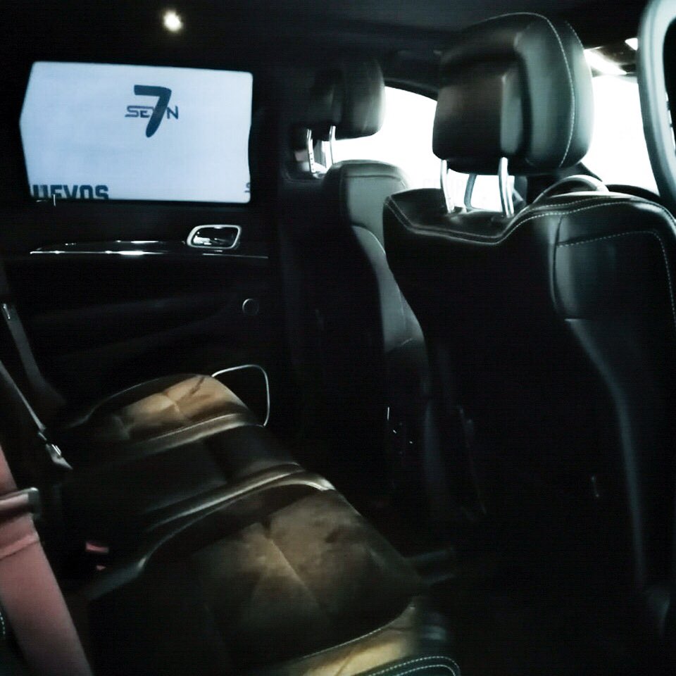 SevnSecurity's tweet photo. ¿Ya conoces la SRT-8, adaptada con un blindaje nivel lll? ⚙️
La solución perfecta para viajar seguro y elegante, no seas parte de la estadística de inseguridad. Cuídate y cuida de tu familia
☑️Nivel de blindaje: III
☑️Color: Granito
📱Contáctanos: 55 2909 2056 https://t.co/xVwJDCcRye