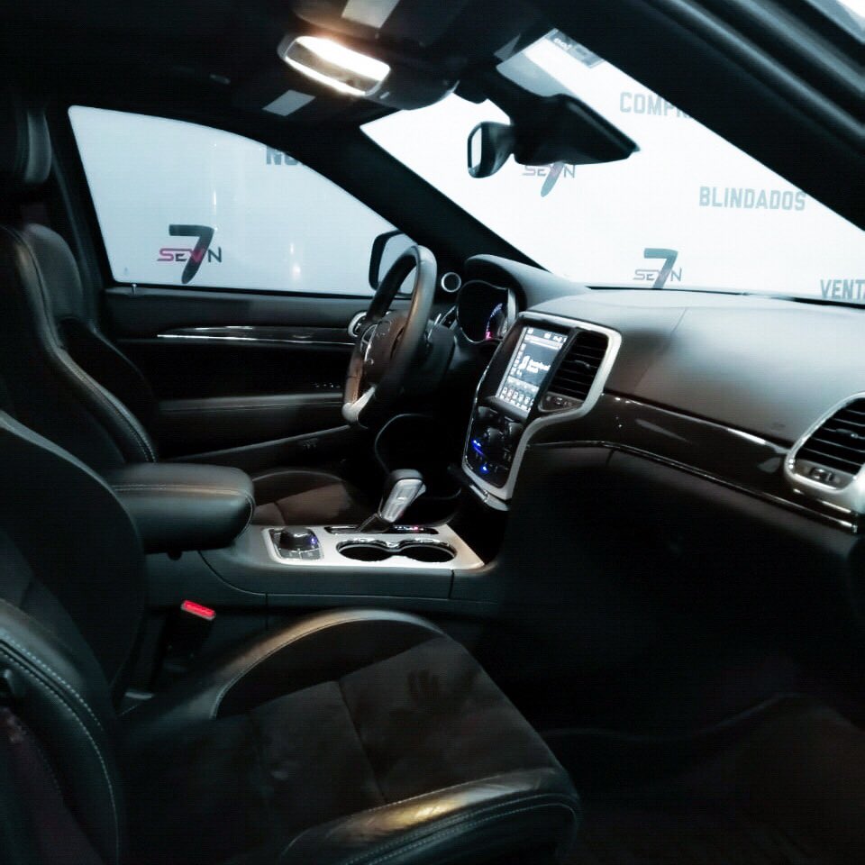 SevnSecurity's tweet photo. ¿Ya conoces la SRT-8, adaptada con un blindaje nivel lll? ⚙️
La solución perfecta para viajar seguro y elegante, no seas parte de la estadística de inseguridad. Cuídate y cuida de tu familia
☑️Nivel de blindaje: III
☑️Color: Granito
📱Contáctanos: 55 2909 2056 https://t.co/xVwJDCcRye