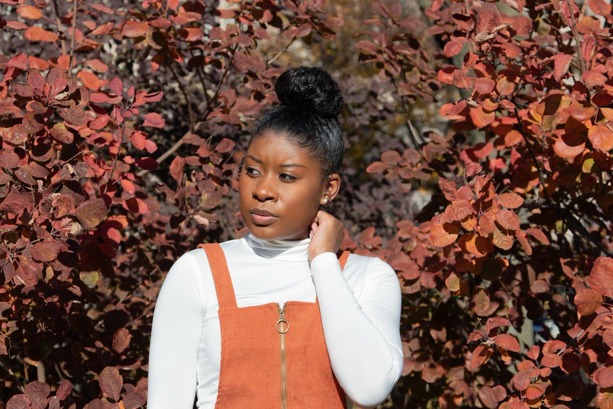 classicsynergy's tweet photo. That fall season feeling is pure magic and when you put a queen in the midst of that, purely indescribable.
@365DaysOfAutumn
#fallshootsarethebest🍂❤️ #fallshoots🍁 #fallshootschicago #chicagophotographer #hydeparkchicago #fallvibes #blackgirlmagic https://t.co/tylyTo0uoX