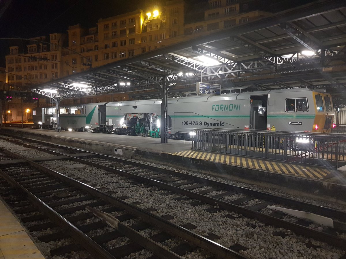 remivau's tweet photo. BML de 40 ADV en Gare de l'Est en 10 nuits @GroupeSNCF @SNCFReseau #infrapolePE #UPVoiePPN https://t.co/jD41Ud6Qyd